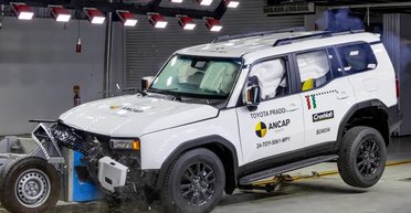 Новый Toyota Land Cruiser Prado впервые прошел проверку безопасности (фото, видео)