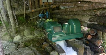 Безкоштовна енергія для дому: незвичайний генератор видобуває 1500 Вт лише за допомогою води