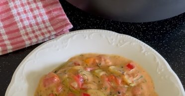 Смачна і проста страва на вечерю: рецепт кабачкового рагу