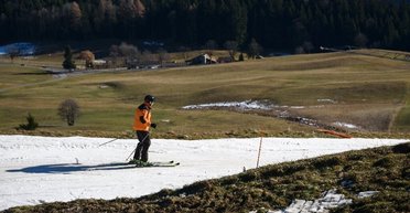 Гірськолижні курорти в Європі перетворюються на "привидів": сніг там так і не випав (відео)