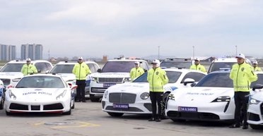 Ferrari, Porsche и Bentley: в Турции полиция пересела на скоростные элитные авто (видео)
