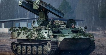 ВС РФ пополняют запасы боеприпасов для ЗРК "Стрела-10М3": чем опасны ракеты 9М333