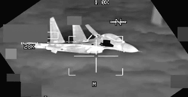 Истребитель КНР J-11 опасно перехватил стратегический бомбардировщик США B-52 (видео)