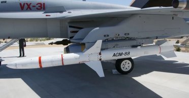Зброя проти ППО: США починають постачання Україні поліпшених ракет AGM-88E, — ЗМІ