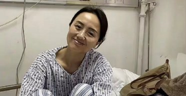 Онкология — не приговор: 39-летняя танцовщица вернулась на сцену после лечения рака (видео)