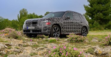 Обнародованы официальные фото и подробности нового BMW X3 2025 года