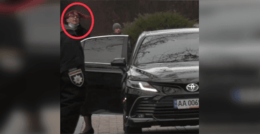 Несмотря на личный Citroen: "слуга" Третьякова ездит на автомобиле Toyota Camry комитета Рады