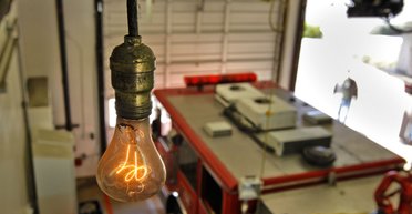 Відзначить 125 років: у Каліфорнії досі горить унікальна лампочка, у чому її секрет