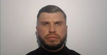 Настоящий бунт: мужчины устроили драку во время поминок в британском пабе (фото)