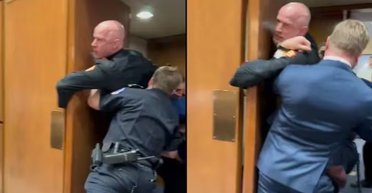 Протестовал против войны: в Сенате сломали руку ветерану морской пехоты США (видео)