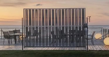 Бесшумная ветряная турбина Vind Panel Wiatrowy выглядит, как забор: что в ней еще особенного