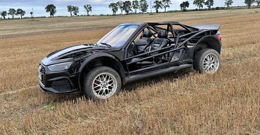 Седан Audi A6 перетворили на нестандартний позашляховик без дверей і даху (фото)