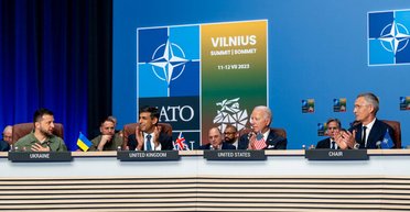 "Прячутся за спинами": против приглашения Украины в НАТО выступают семь стран, — Politico