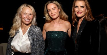 Памела Андерсон і Брук Шилдс у стильному вбранні відвідали показ Giorgio Armani (фото, відео)