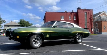 Культовый американский спорткар 70-х простоял 28 лет заброшенным в сарае (фото)