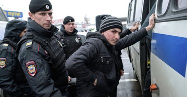 Будут депортировать: в РФ задержали тысячи мигрантов в новогоднюю ночь, — СМИ (фото)
