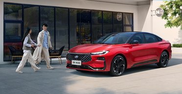 Новый Ford Mondeo 2023 получил недорогую модификацию с расходом 3,8 л на 100 км (фото)