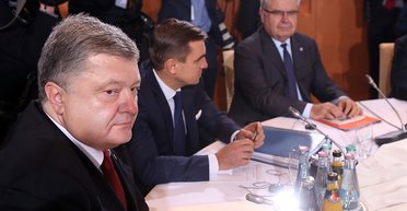 Страх и ненависть в политике. Почему президент Порошенко так редко улыбается