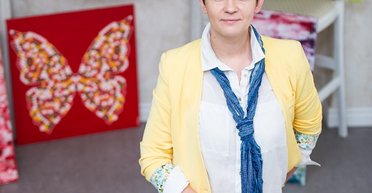 Цветная эволюция Яны Седовой. Как живопись помогает бороться с болезнью