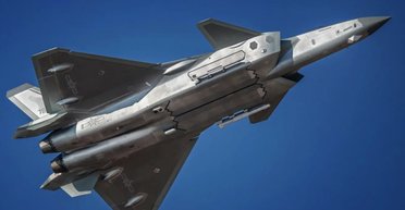 Китай женеться за американцями, модернізуючи J-20: яким стане літак, — експерти