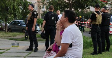 Просвистела и взорвалась: киевляне рассказали о падении обломков ракеты на Оболони (фото, видео)