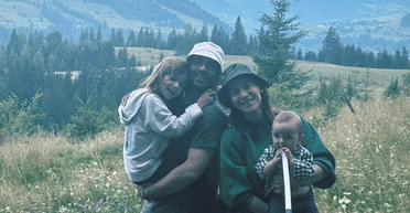 Дружина Андрія Бєднякова назвала вартість пологів у США