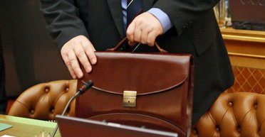 Высокие зарплаты и надбавки в госсекторе могут быть вскоре ограничены