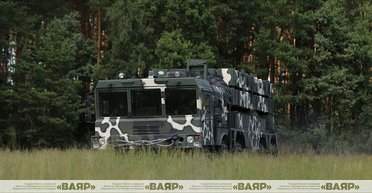 Готовы ударить ракетами на расстояние 300 км: Беларусь развернула на границе РСЗО "Полонез" на границе