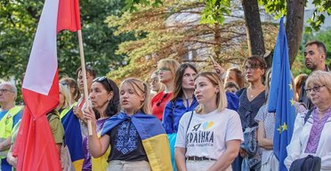 Вето Навроцкого: около 900 тысяч украинцев могут потерять право на защиту в Польше, — СМИ