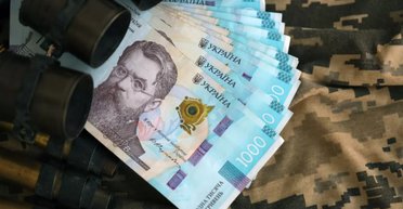 Бюджет-2026: зарплаты депутатов повысили на 120 тыс. грн, а для военных "денег не нашлось"