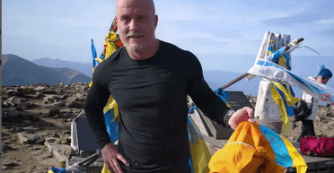 Вʼячеслав Узелков показав шрами від операції на серці та розповів про своє лікування (ексклюзив)