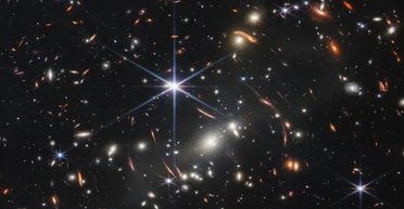 З маленькими галактиками відбувається щось дивне: астрономи розкрили давню загадку