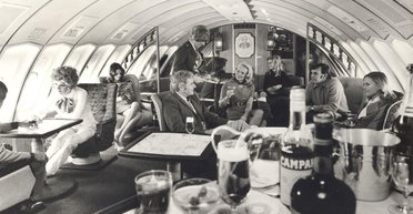 Політ був святом: який вигляд мали "небесні вечірки" 1970-х (фото)