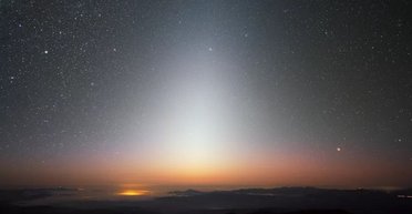 Зодіакальне світло: у лютому можна буде побачити дивне трикутне явище в небі (фото)