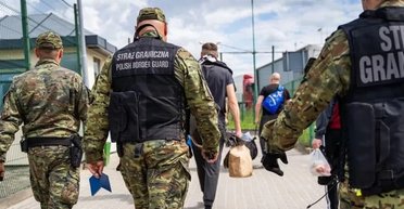 "Евакуація може бути неможливою": Польща порадила своїм громадянам негайно виїхати з Білорусі