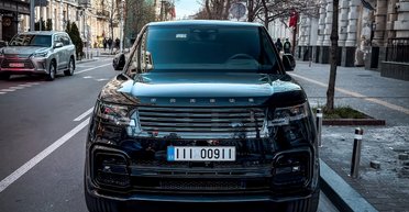 У Києві засвітився рідкісний 700-сильний Range Rover за 23 мільйони на "бляхах" (фото)