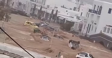 Библейский потоп: два курортных греческих острова почти ушли под воду (видео)