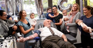 В Австралии умер мужчина с "золотой кровью", спасший миллионы младенцев