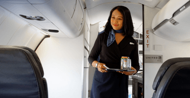 "Драгоценный" пассажир: стюардесса рассказала, что значат секретные коды