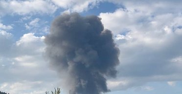 Загорівся будинок, постраждала дитина: у селі під Івано-Франківськом прорвало нафтопровід (відео)