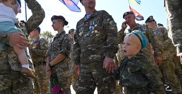 Охрана, стройки и тренеры по стрельбе: где ждут ветеранов войны на "гражданке" и какую работу предлагают