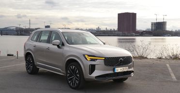 Семейный люкс: тест-драйв нового Volvo XC90