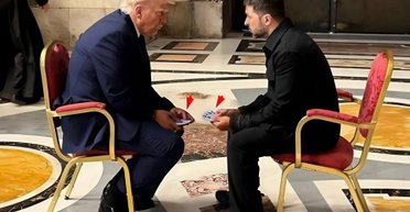 Имеет флеш-рояль: украинцев рассмешила встреча Зеленского и Трампа в Риме (фото)
