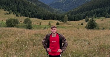 Грибы, природа и хозяйство: гуцул из Карпат разрывает интернет кадрами из своей жизни в горах