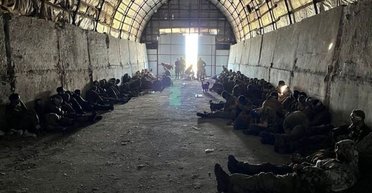 После расстрела бойцов ВСУ: Украина запретила военнопленным РФ звонить домой по телефону