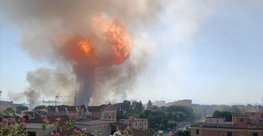 Взрыв слышали даже в Ватикане: в Риме более 30 человек пострадали из-за инцидента на заправке (видео)