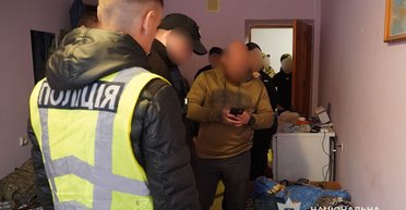 Катували та грабували: на Тернопільщині затримали військових, які силоміць викрадали людей (фото)