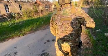 Бои в Красногоровке: "Белые Ангелы" показали эвакуацию последних жителей (видео)