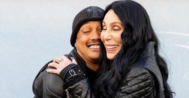 "Это моя жизнь": в сети слухи о женитьбе 79-летней Шер на 39-летнем возлюбленном