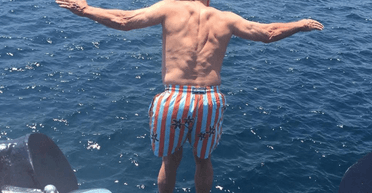 81-річний Роберт Де Ніро стрибнув з яхти у воду (фото, відео)